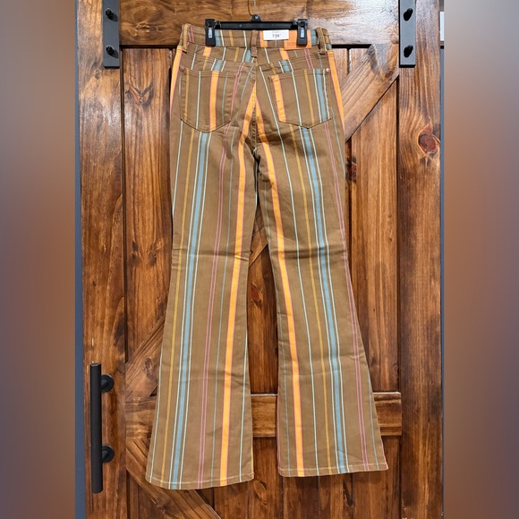 JUDY BLUE FLARE JEANS - Picture 2 of 4